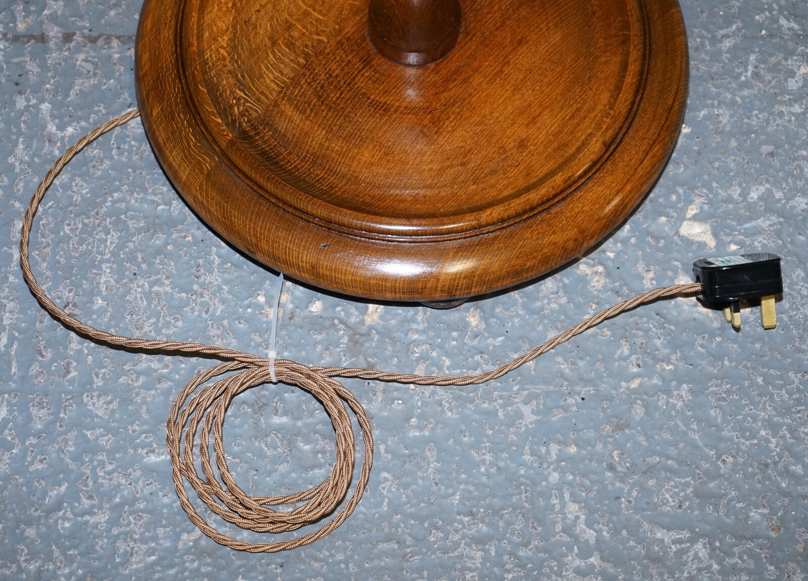 ANTIQUE 1930'S FRENCH POLISHED WALNUT STANDARD FLOOR LAMP