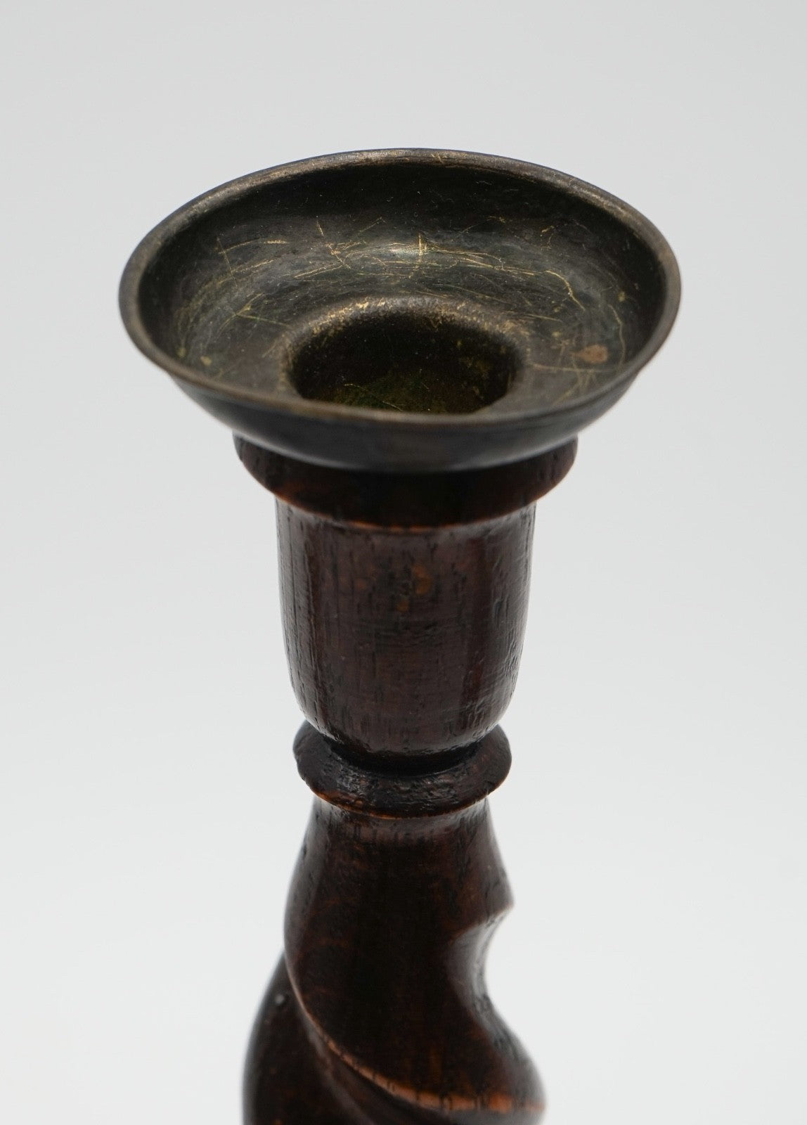EARLY ViCTORIAN PAIR OF ENGLISH OAK BARLEY TWIST CANDLE STICKS (1)