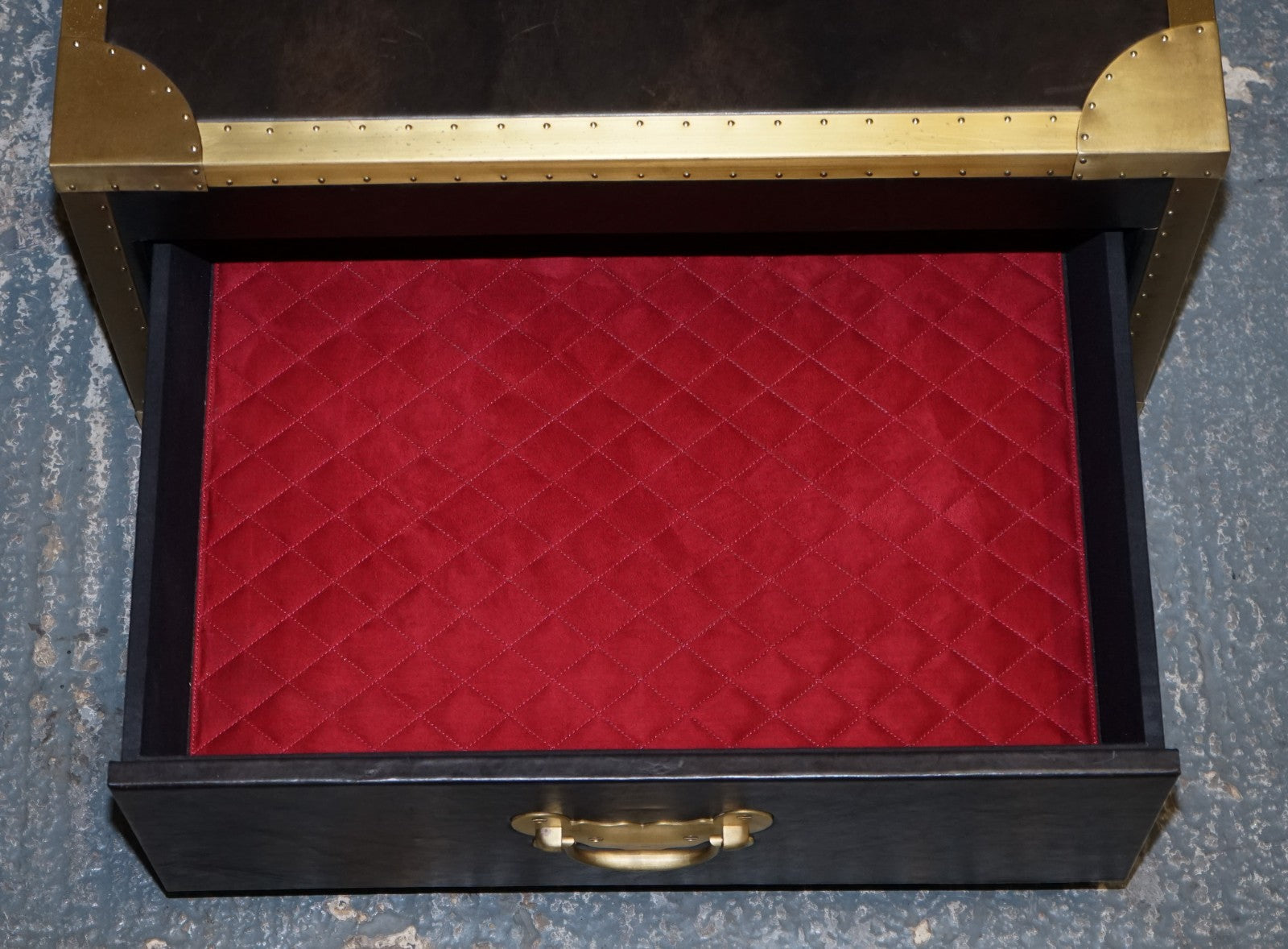 TIMOTHY OULTON CUMBERLAND COLLECTION COFFEE TABLE WITH RED VELVET LINING