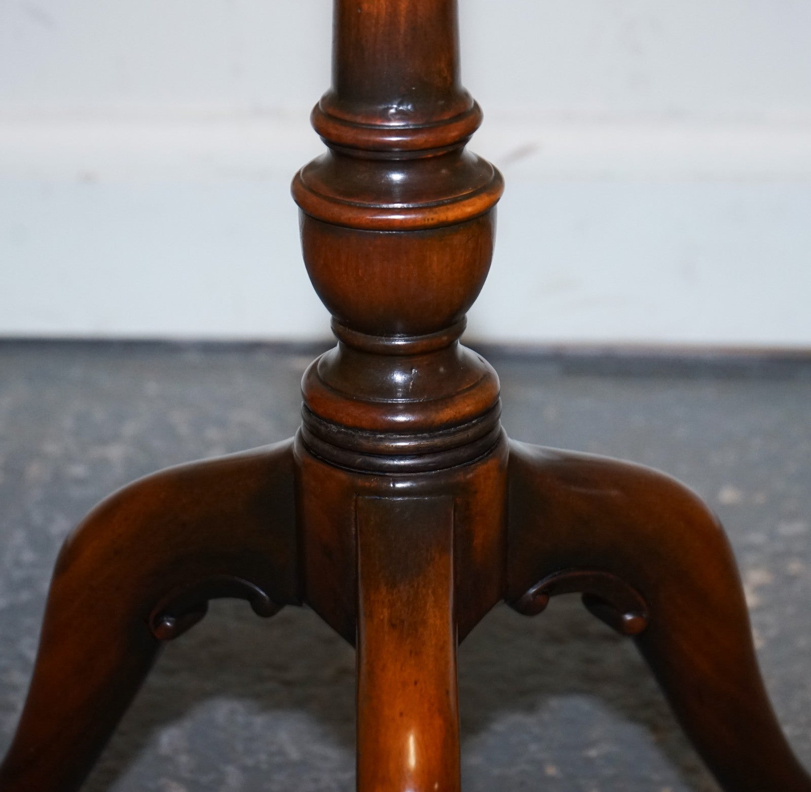 VINTAGE BRIGHTS OF NETTLEBED BURR WALNUT SIDE END WINE TABLE