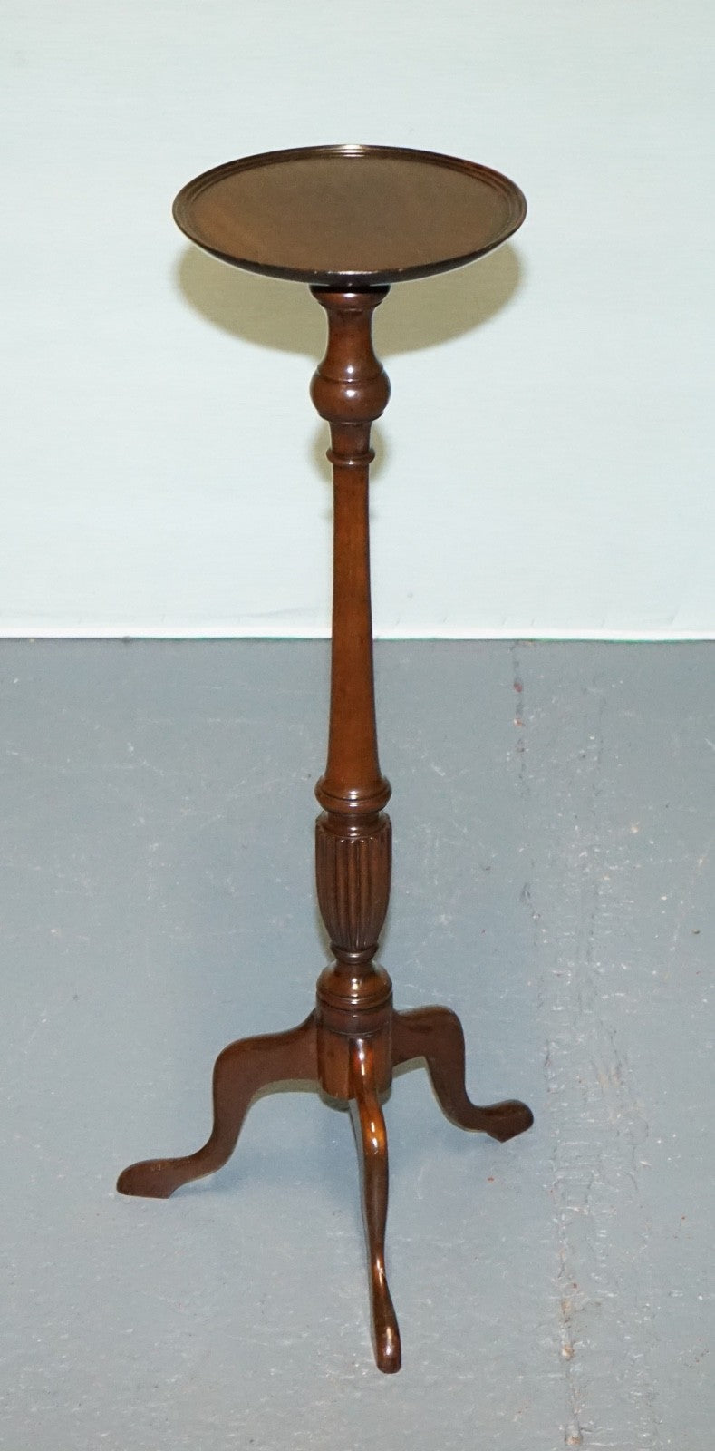 ANTIQUE HARDWOOD TRIPOD PEDESTAL PLANT TABLE STAND HAND TURNED COLUMN