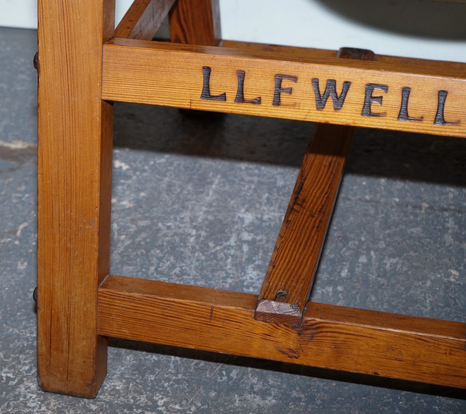 ANTIQUE VICTORIAN CIRCA 1885 ENGLISH G. LLEWELLIN & SONS BUTTER CHURN