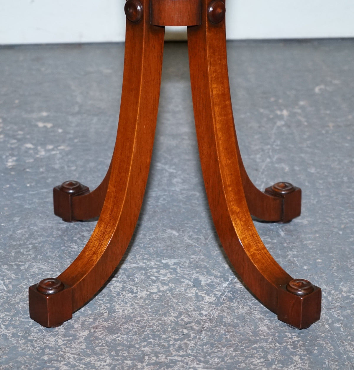 FINE VINTAGE ART DECO STYLE OCTAGONAL SIDE END WINE TABLE