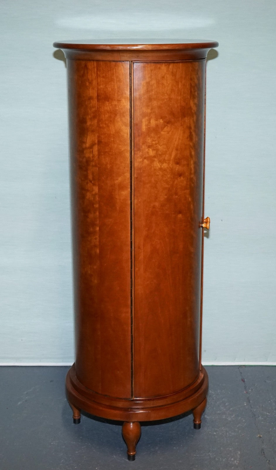 VINTAGE WALNUT WOOD WILLIS & GAMBIER PANTRY STORAGE CYLINDER CABINET