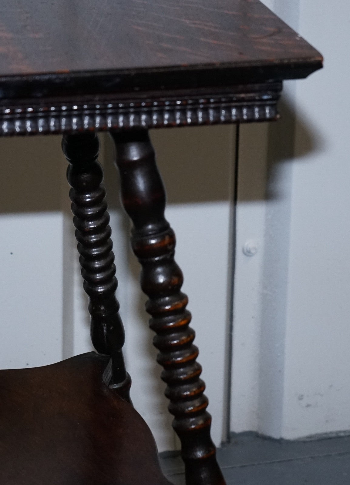 ANTIQUE VICTORIAN TIGER OAK SIDE TABLE TURNED BOBBIN LEGS WITH CAST IRON FEET