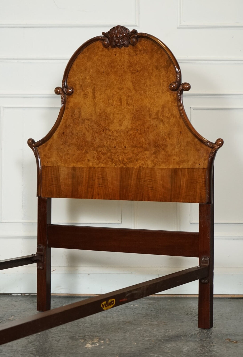 CIRCA 1930 ART DECO BURR WALNUT ENGLISH MADE VONO BEDSTEAD FRAME QUEEN ANNE LEGS