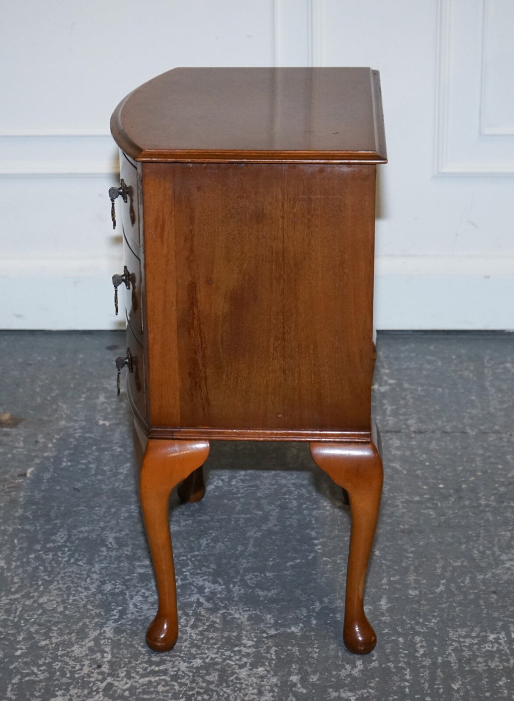 GORGEOUS VINTAGE ART DECO STYLE BURR WALNUT SIDE END LAMP TABLE QUEEN ANNE LEGS