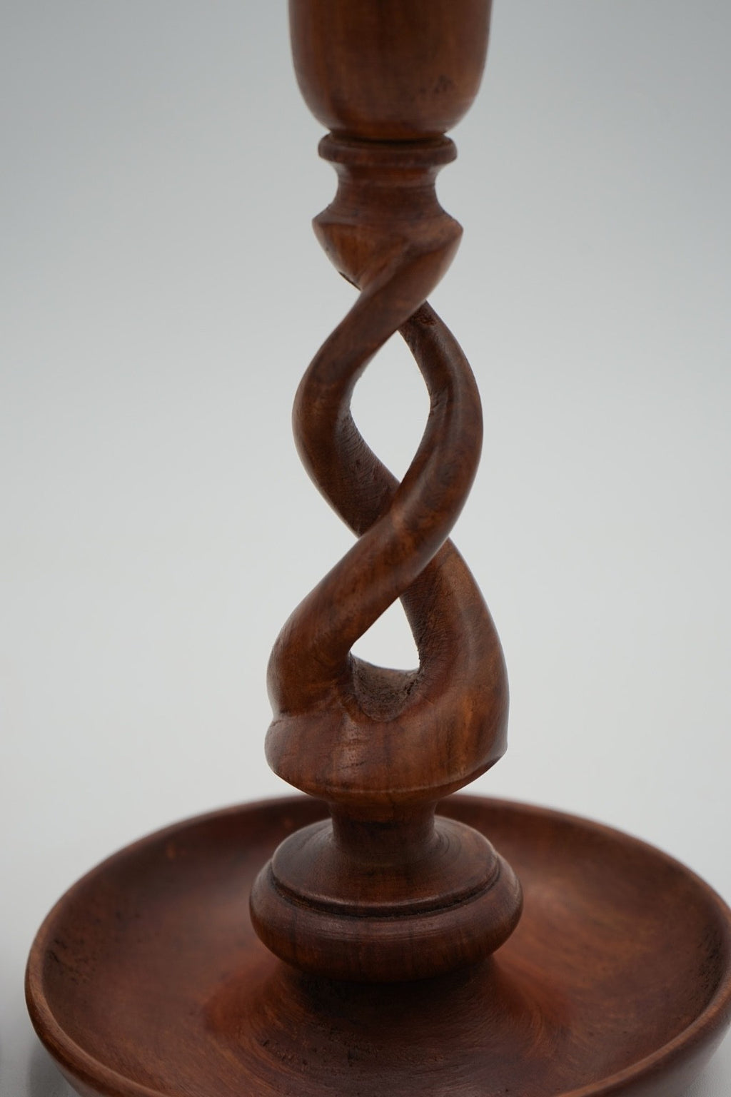 EARLY ViCTORIAN PAIR OF ENGLISH OAK BARLEY TWIST CANDLE STICKS (2)