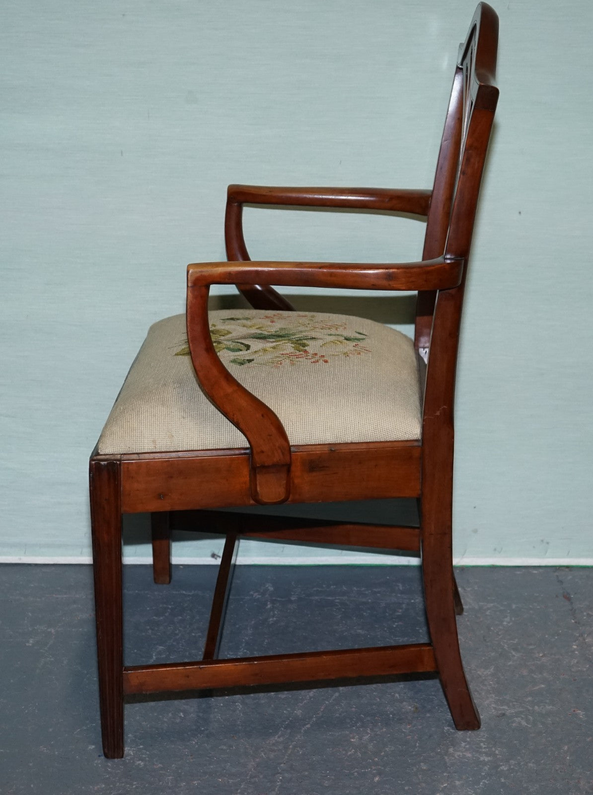 19TH CENTRY SINGLE HEPPLEWHITE ELBOW ARMCHAIR WITH FLORAL NEEDLEPOINT CUSHION