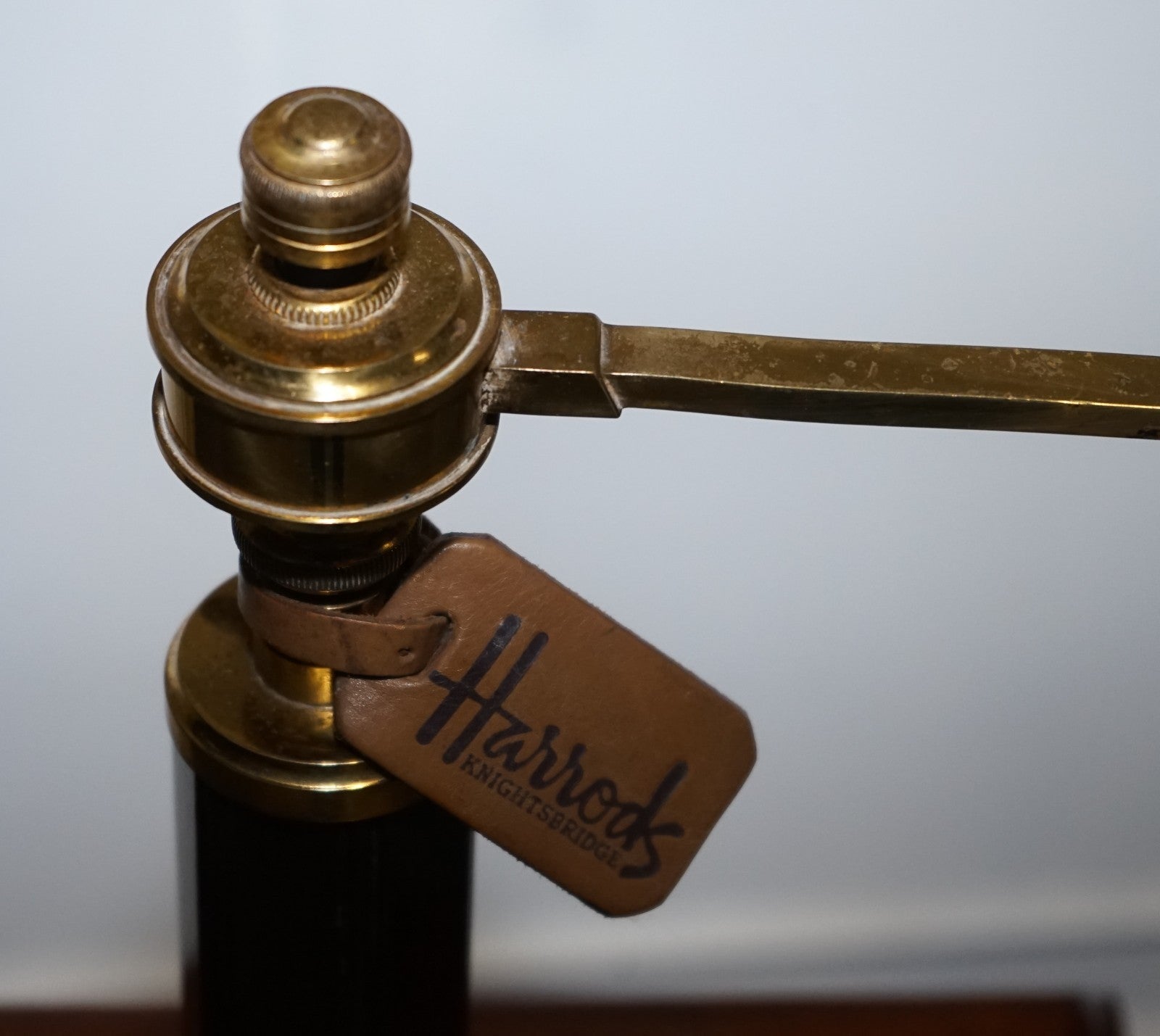 RARE HARRODS LONDON ENGLISH READING LAMP STAND SIDE TABLE WITH LAMP