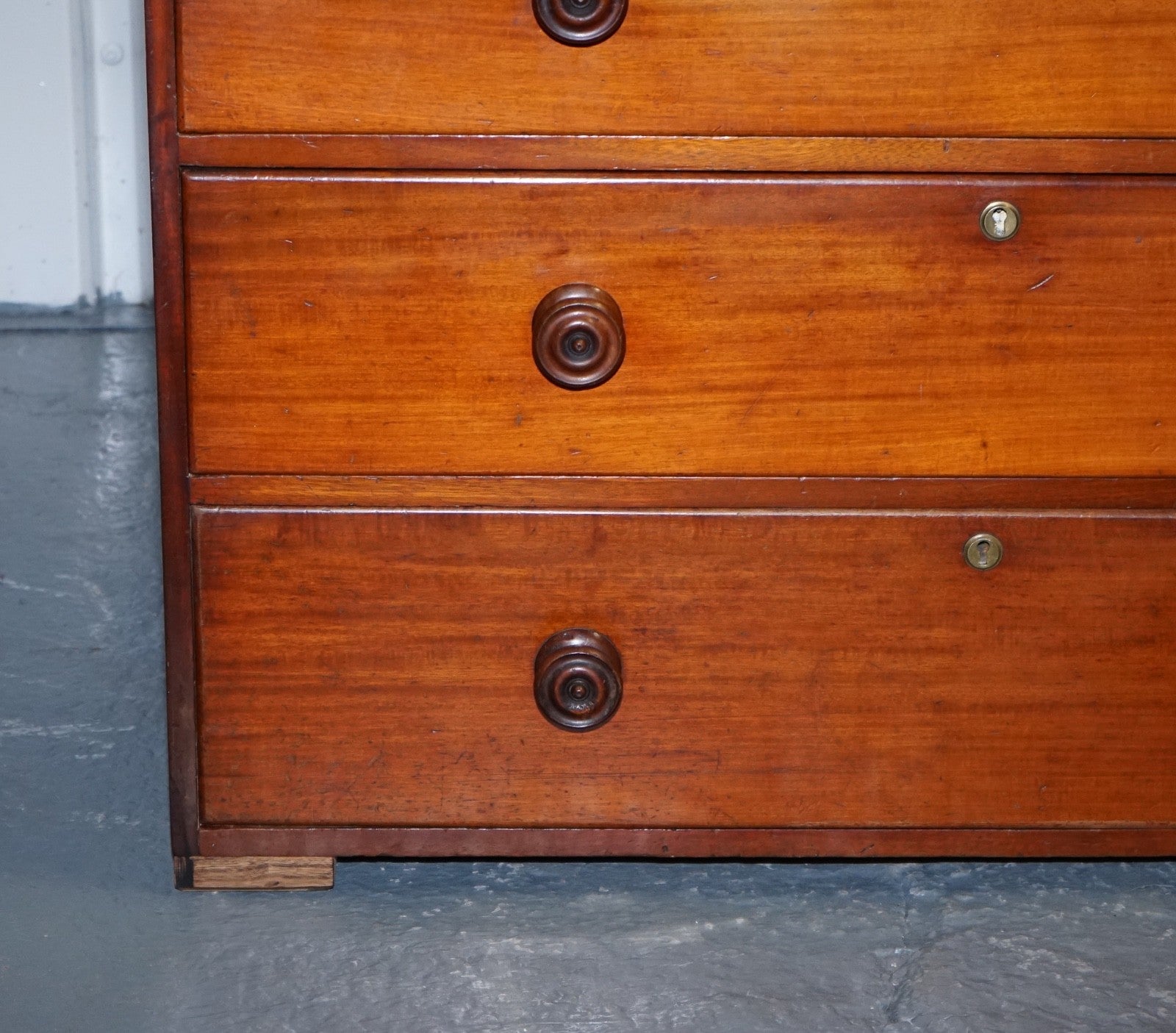 LARGE EARLY VICTORIAN CHEST OF DRAWERS WITH ORIGINAL KNOBS AND LOCKS