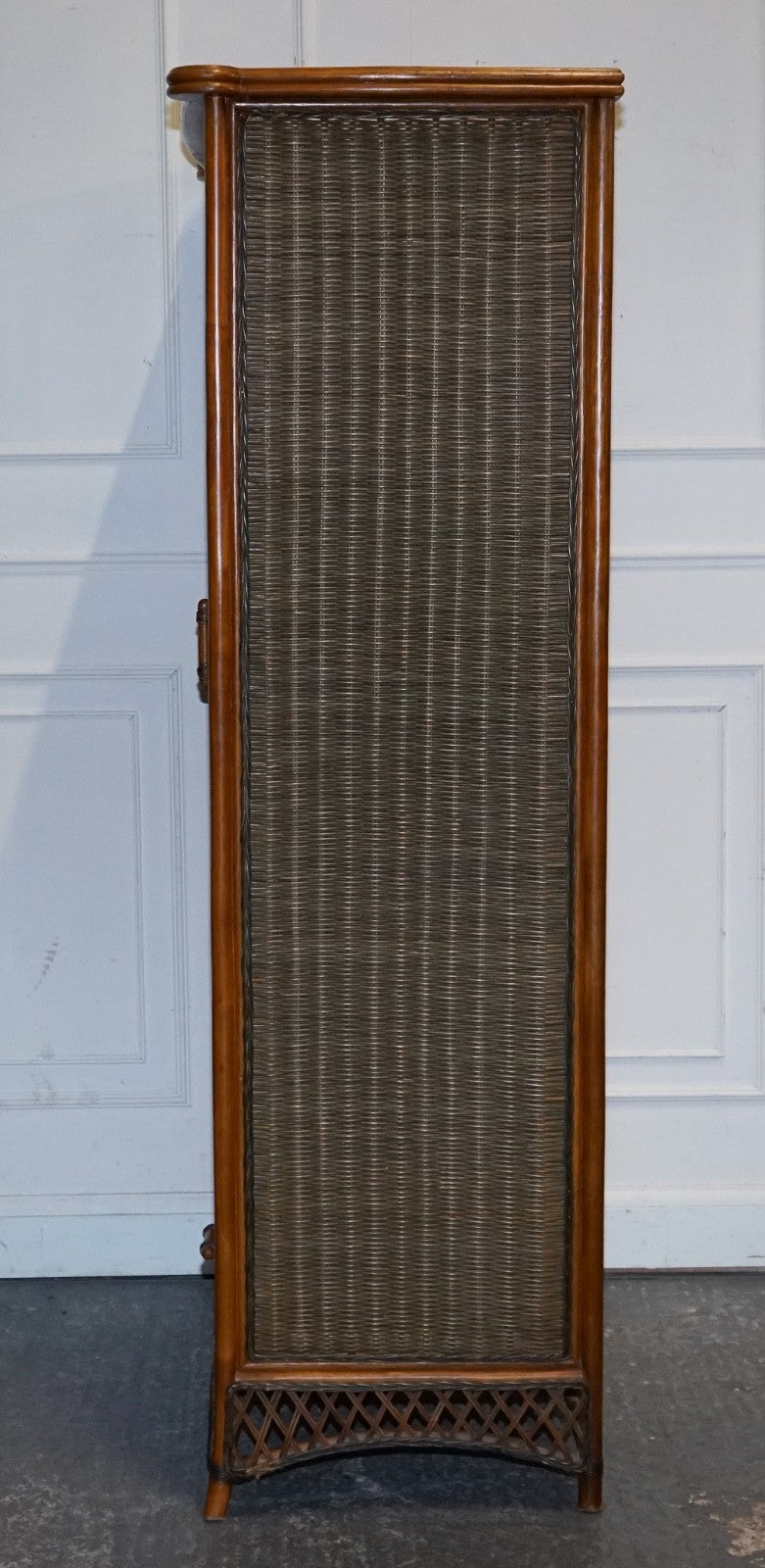 CIRCA 1970'S WOVEN WICKER ARMOIRE WARDROBE WiTH ONE DRAWER (1/2)