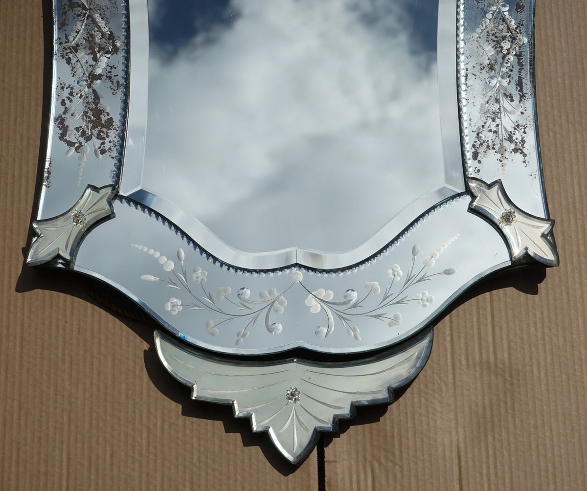 ANTIQUE ITALIAN CIRCA 1910 VENETIAN ETCHED GLASS HEART SHAPED WALL MIRROR
