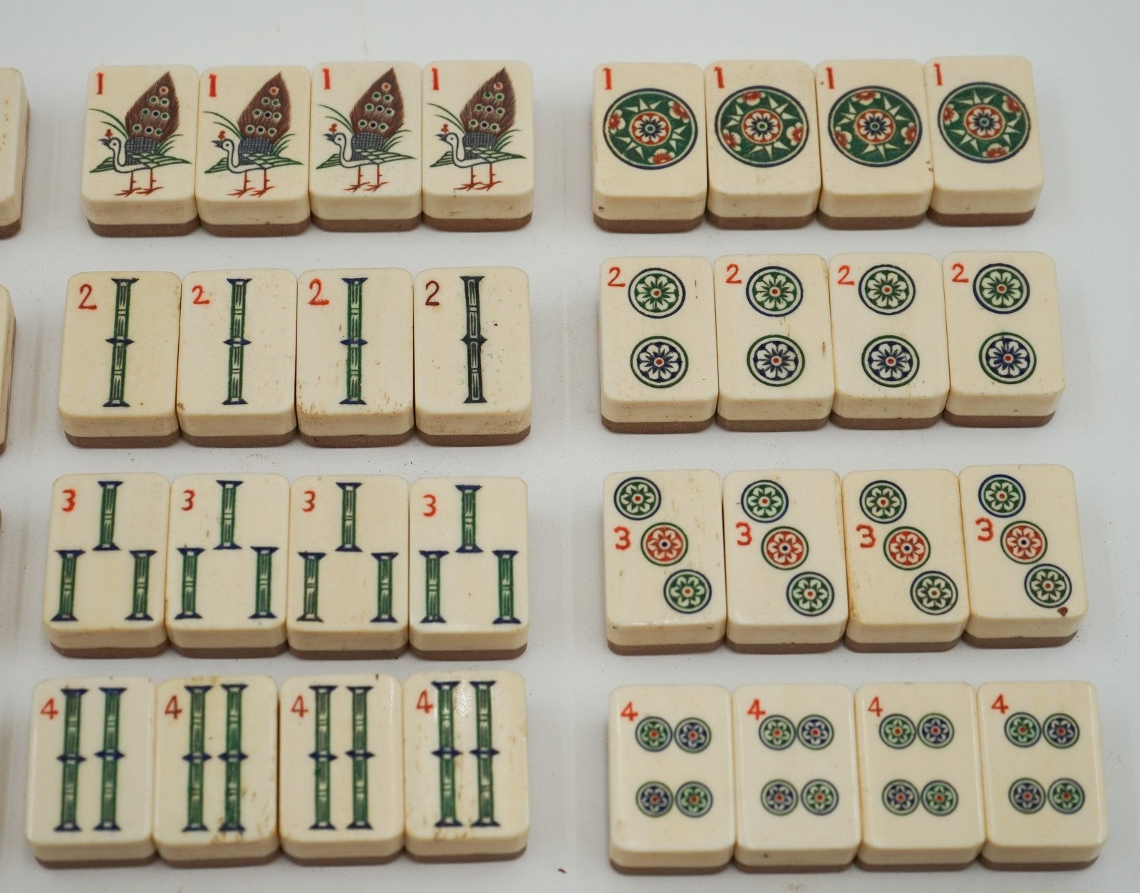 ANTIQUE TRADITIONAL CHINESE MAHJONG GAME SET WITH 144 TILES