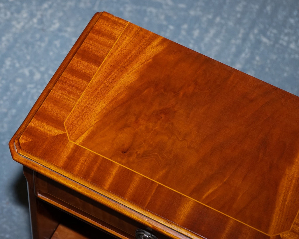 VINTAGE PAIR OF GEORGIAN STYLE WALNUT BEDSIDES NIGHTSTANDS SIDE TABLES