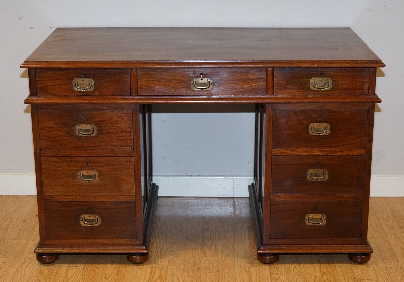 ANTIQUE RARE CIRCA 1880 VICTORIA REGINA MILITARY CAMPAIGN PEDESTAL DESK