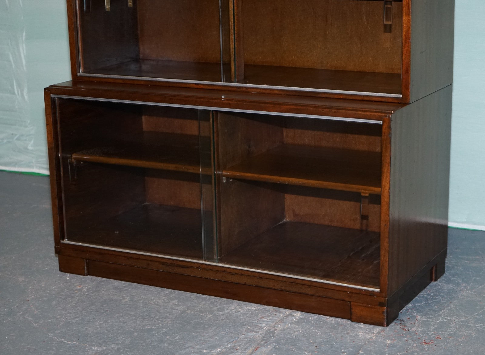 CIRCA 1930s MINTY OF OXFORD THREE TIER GLASS FRONT BARRISTER BOOKCASE CABINET