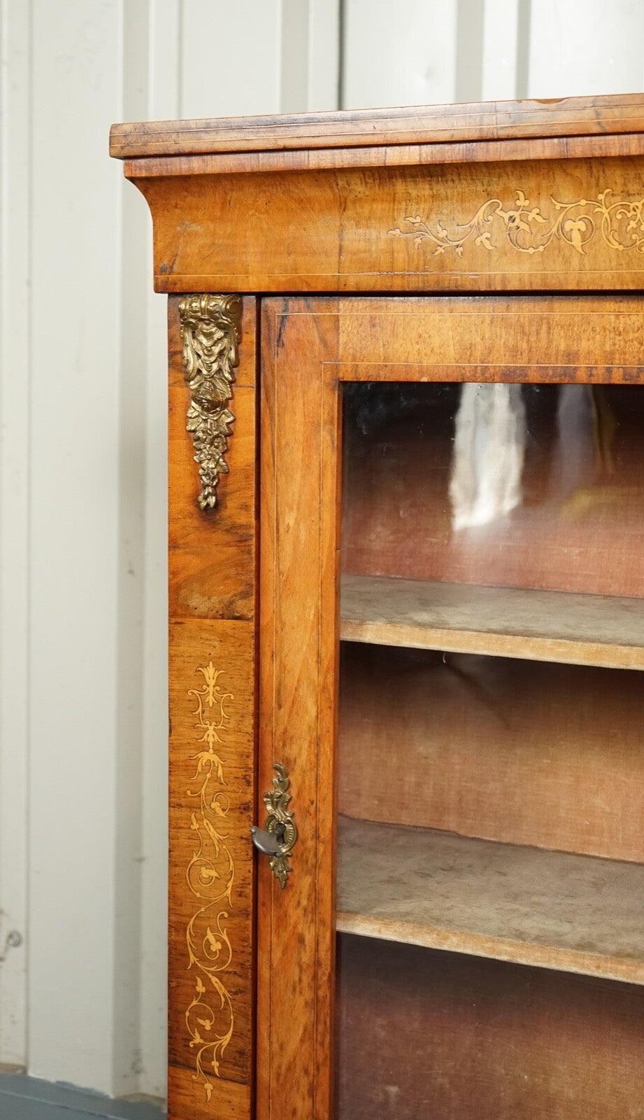 19TH CENTURY VICTORIAN BURR WALNUT MARQUETRY PIER GLAZED CABINET