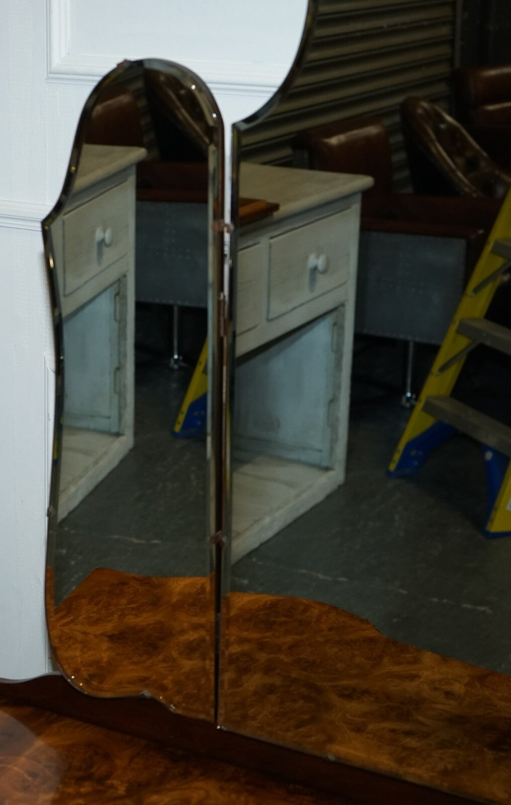 ANTIQUE 1920'S BURR WALNUT ART DECO DRESSING TABLE WITH PLENTY OF DRAWERS