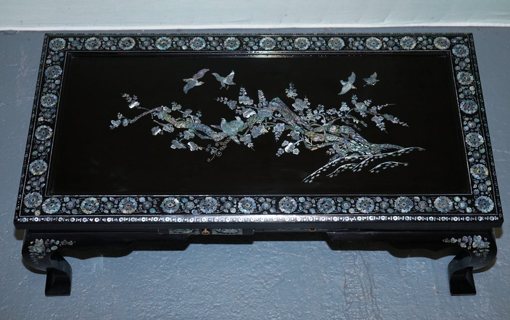 ORIENTAL CHINESE BLACK LACQUER COFFEE TABLE WITH MOTHER OF PEARL AND TWO DRAWERS