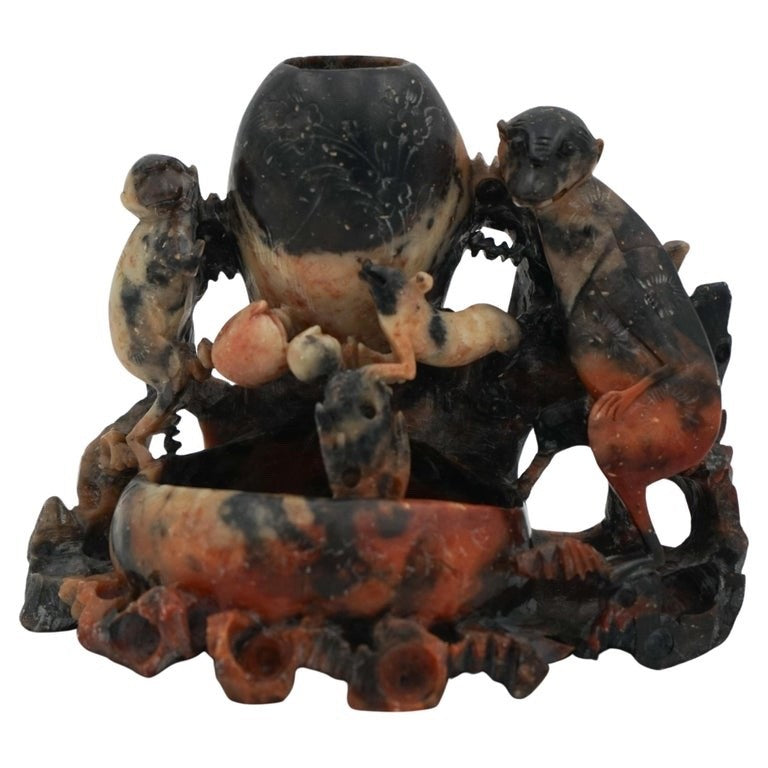 EARLY 20TH CENTRY ORIENTAL CHINESE HAND CARVED SOAPSTONE DECORATIVE POT
