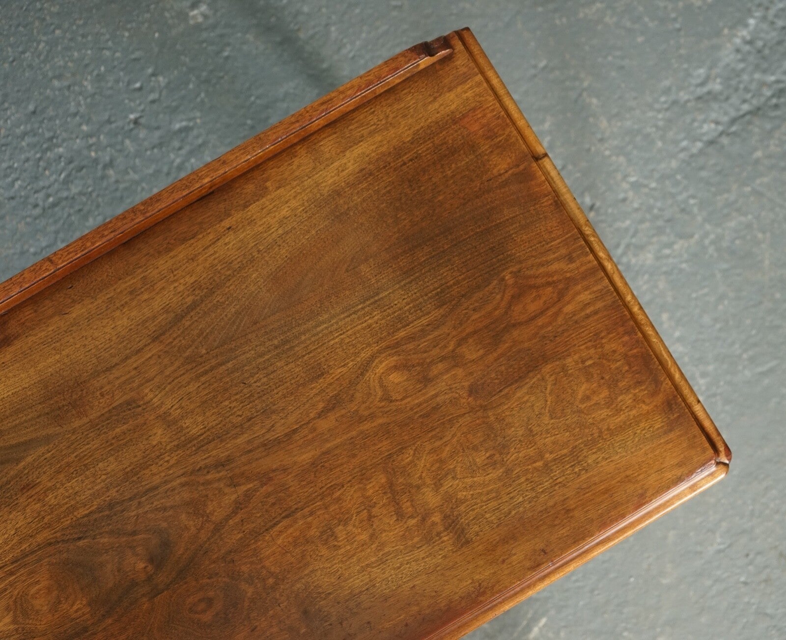 STUNNING CHIPPENDALE STYLE MAHOGANY CONSOLE HALLWAY TABLE WITH ORIGINAL HANDLES