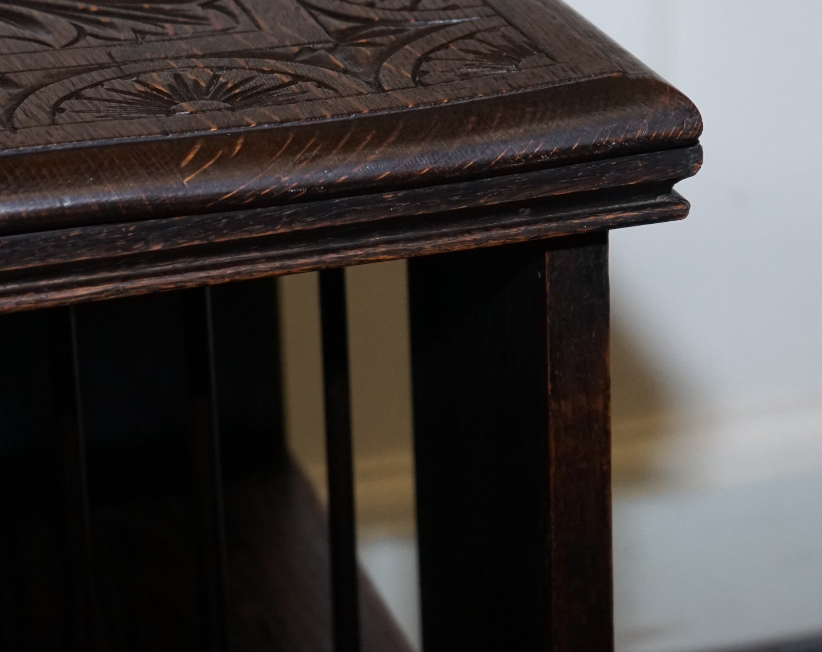 ANTIQUE VICTORIAN ENGLISH SOLID OAK CARVED JACOBEAN REVOLVING OPEN BOOKCASE