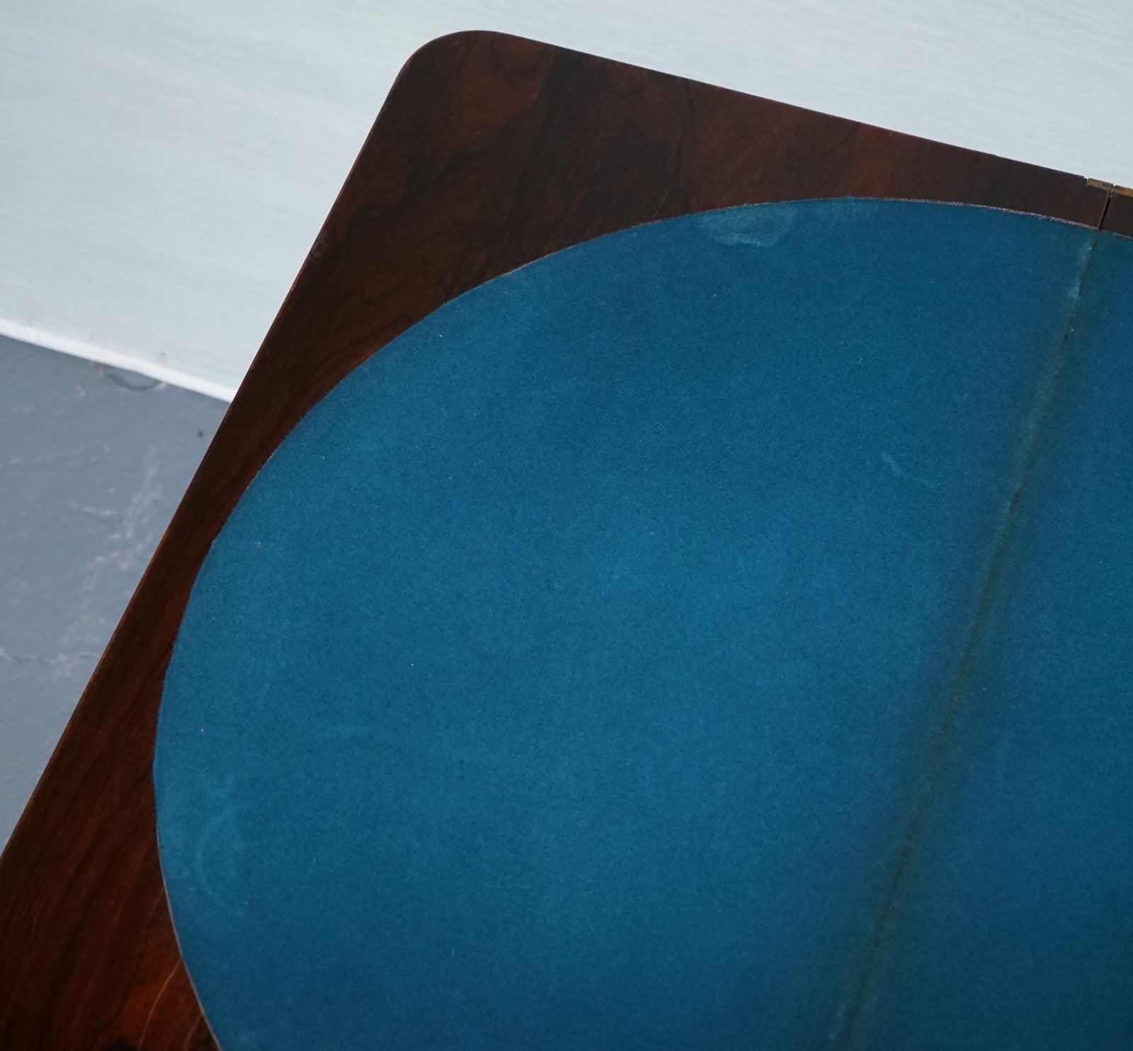 ANTIQUE 1830s WILLIAM IV FOLDING PEDESTAL CARD GAME TABLE CARVED PAW BASE