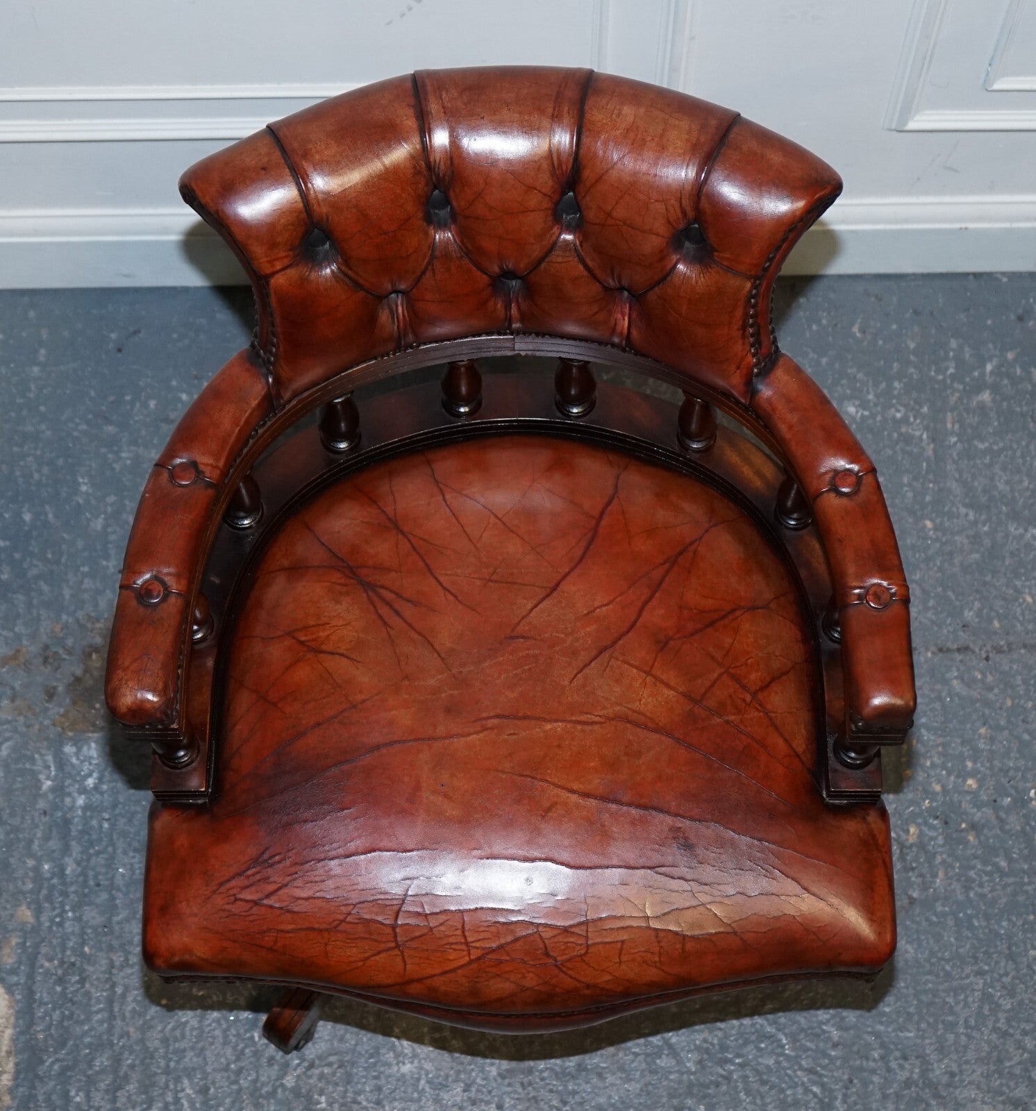 ANTIQUE HAND DYED BROWN LEATHER CHESTERFIELD CAPTAINS OFFICE SWIVEL ARMCHAIR