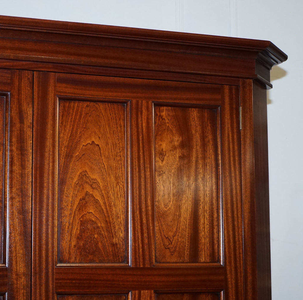 STUNNING LARGE BESPOKE PANELLED HALLWAY CUPBOARD WARDROBE AMOIRE