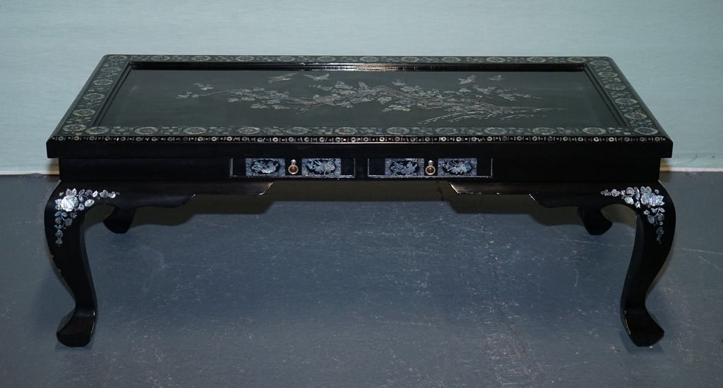 ORIENTAL CHINESE BLACK LACQUER COFFEE TABLE WITH MOTHER OF PEARL AND TWO DRAWERS