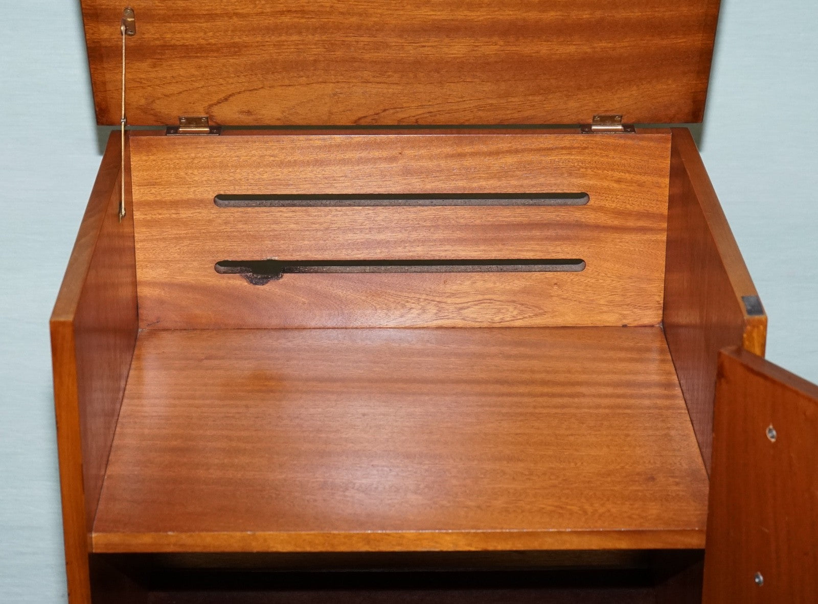 VINTAGE FAUX CHEST OF DRAWERS RECORD CABINET