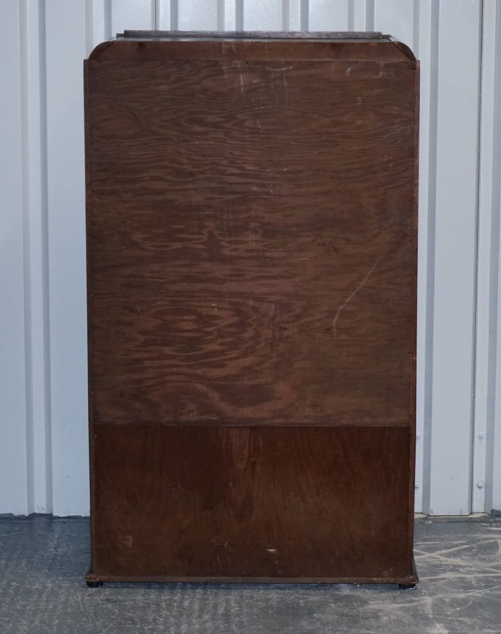 ANTIQUE CIRCA 1920'S ENGLISH OAK ART DECO CARVED BOOKCASE CABINET