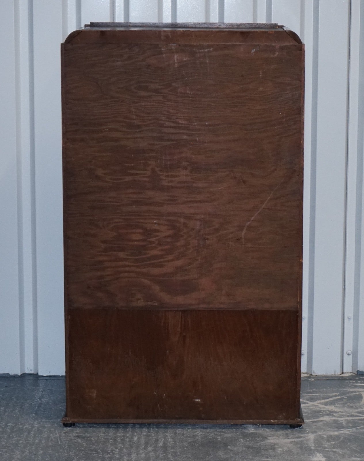 ANTIQUE CIRCA 1920'S ENGLISH OAK ART DECO CARVED BOOKCASE CABINET
