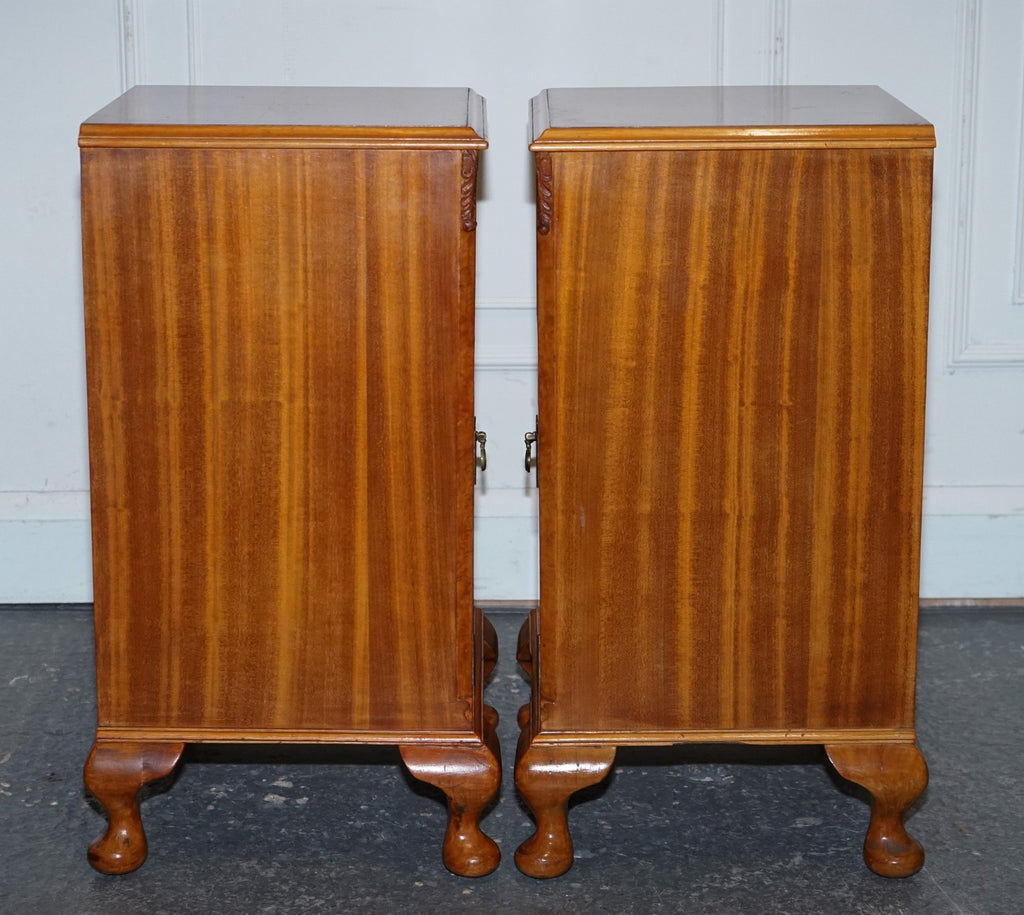 ANTIQUE PAIR OF ART DECO 1920'S LIGHT WALNUT  NIGHTSTANDS BEDSIDE TABLES