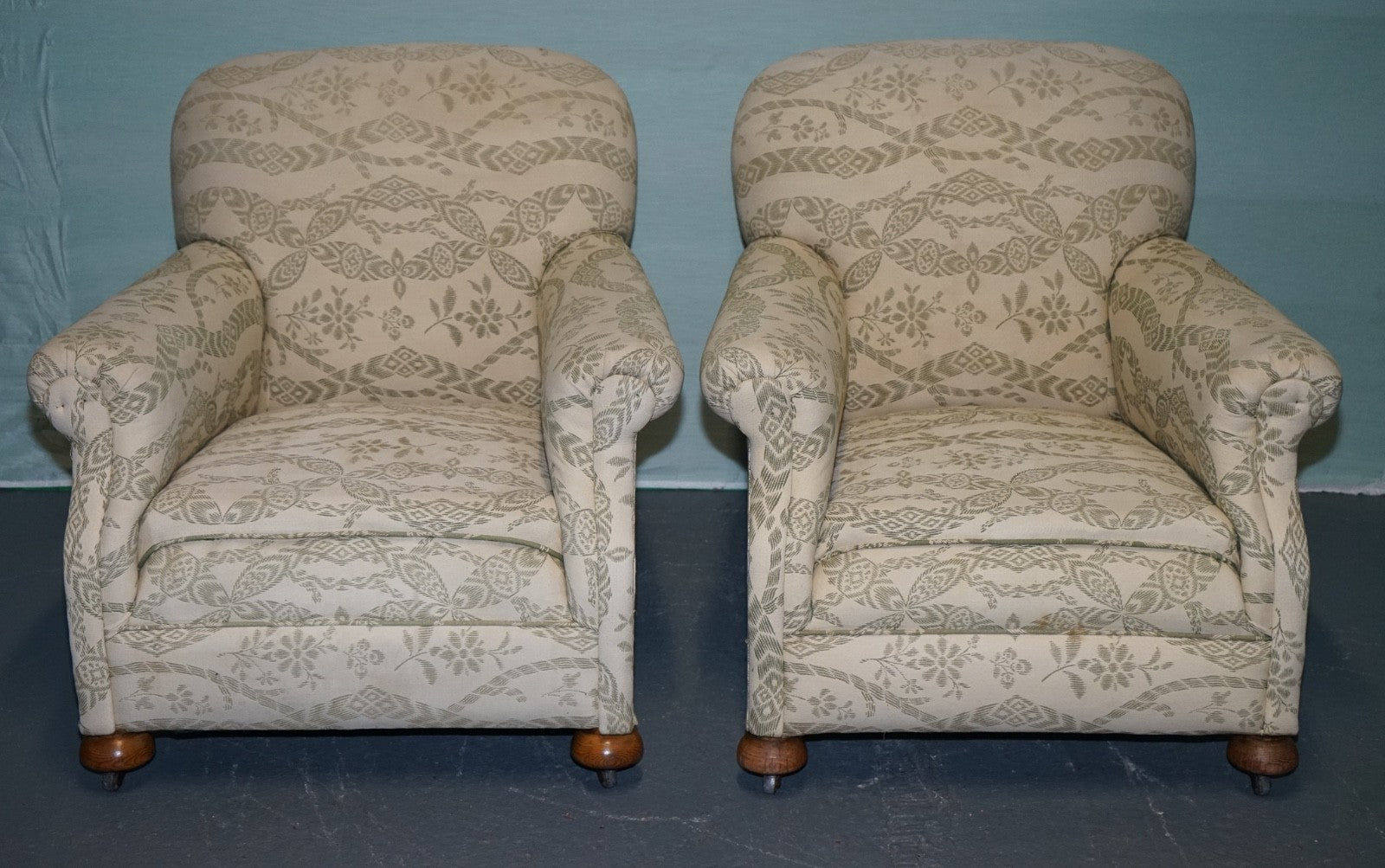 abb93e00-48b4-40cf-85e4-fa9e2d8caf75