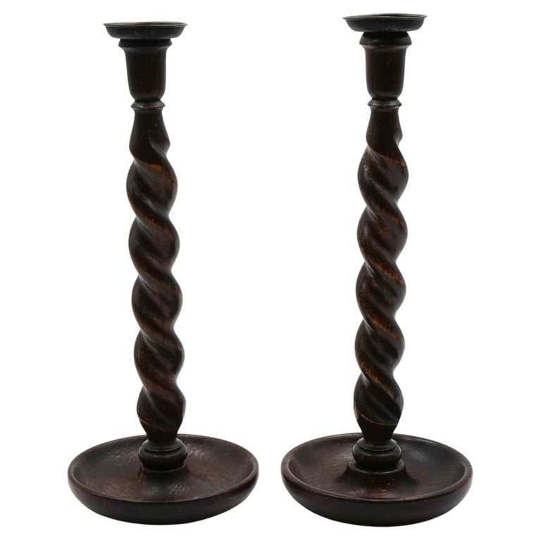 EARLY ViCTORIAN PAIR OF ENGLISH OAK BARLEY TWIST CANDLE STICKS (1)