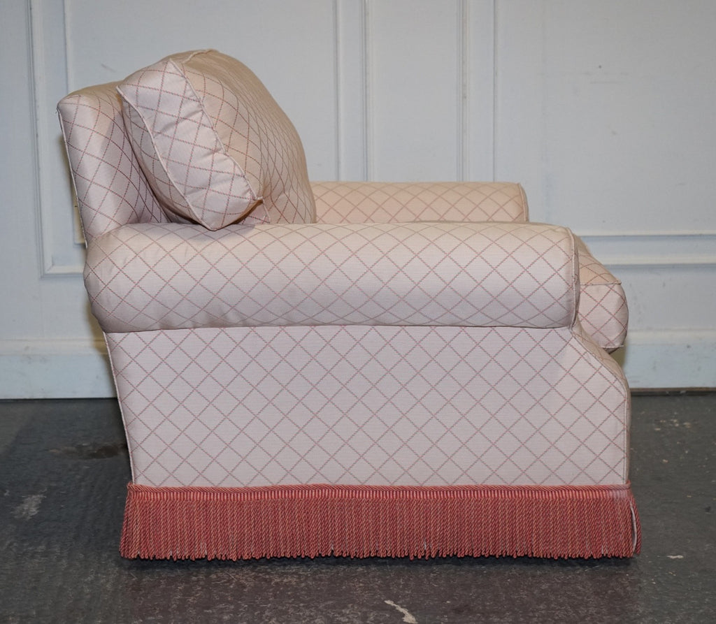 TRADITIONAL ENGLISH COUNTRY HOUSE ARMCHAIR WITH FOOTSTOOL FEATHER FILLED