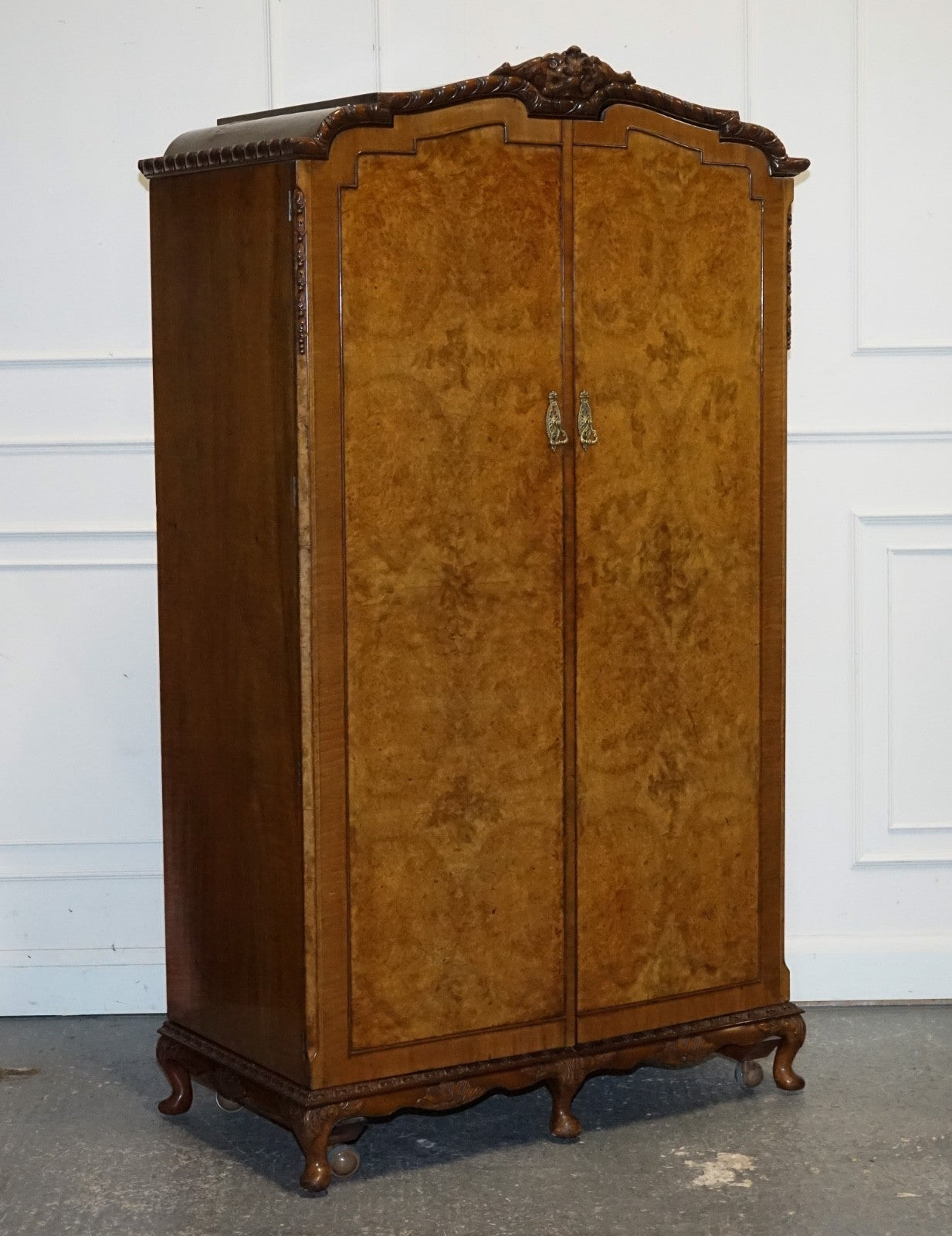 VICTORIAN QUEEN ANNE ENGLISH ART DECO BURR WALNUT TWO DOOR WARDROBE