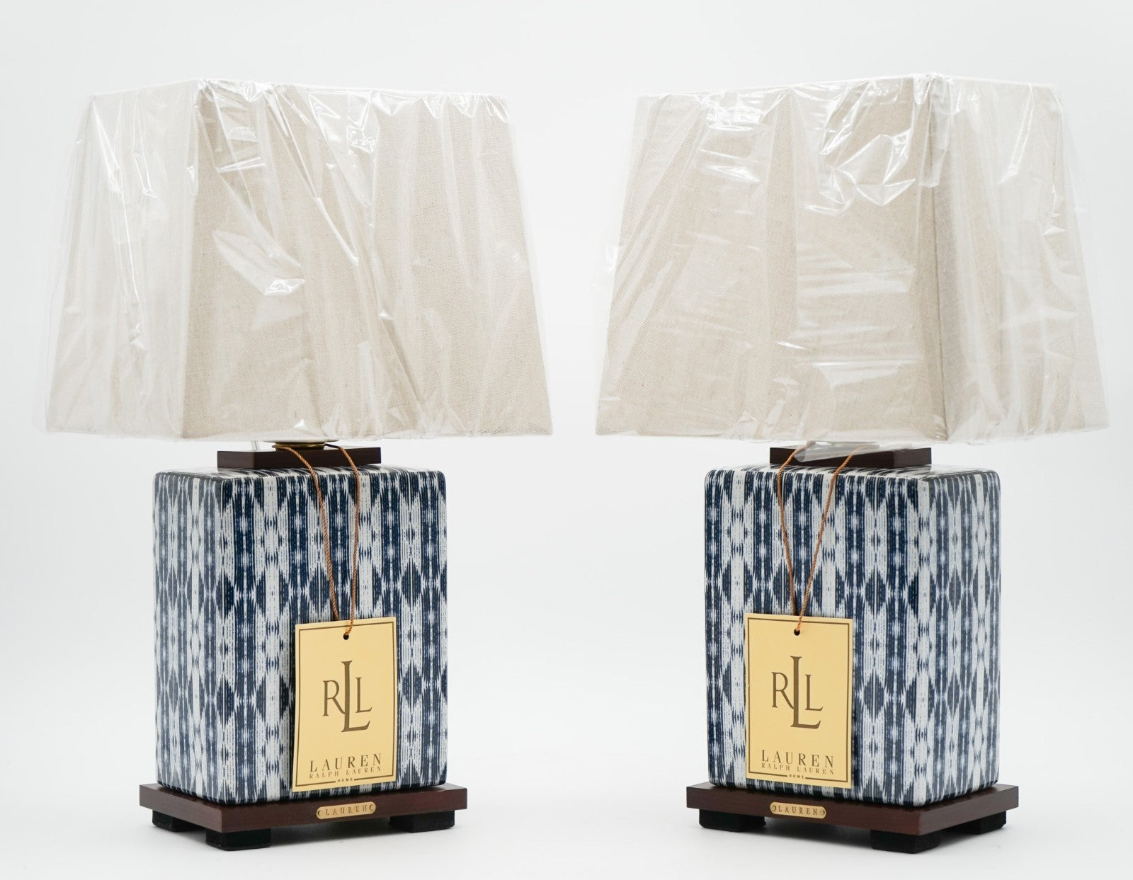 PAIR OF RALPH LAUREN EX DISPLAY CERAMIC BLUE TABLE LAMPS INCLUDING SHADES (1/1)