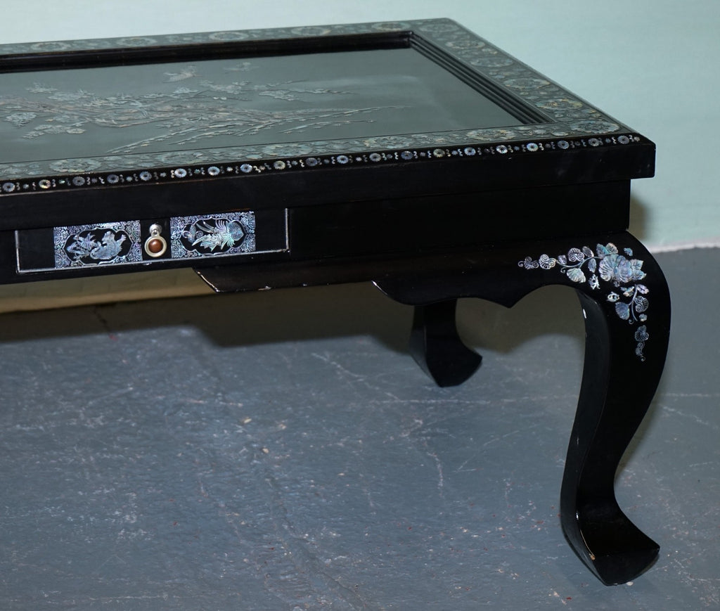 ORIENTAL CHINESE BLACK LACQUER COFFEE TABLE WITH MOTHER OF PEARL AND TWO DRAWERS