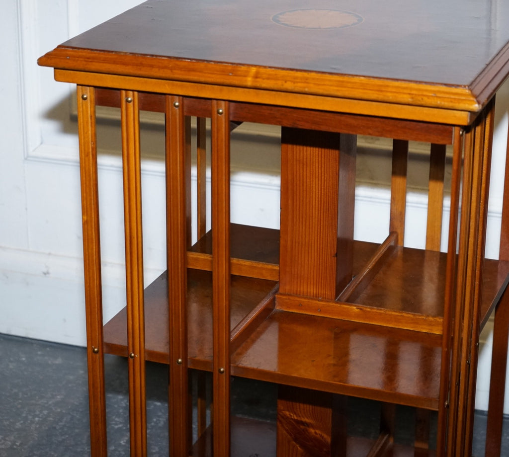 RESTORED PAIR OF ANTIQUE STYLE SHERATON REVIVAL BURR WALNUT BOOKCASES SIDE TABLE