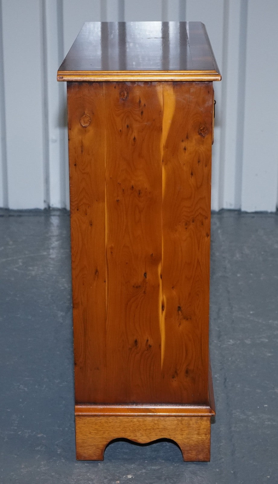 VINTAGE BURR YEW WOOD OPEN DWARF LIBRARY BOOKCASE WiTH TWO DRAWERS & SHELF