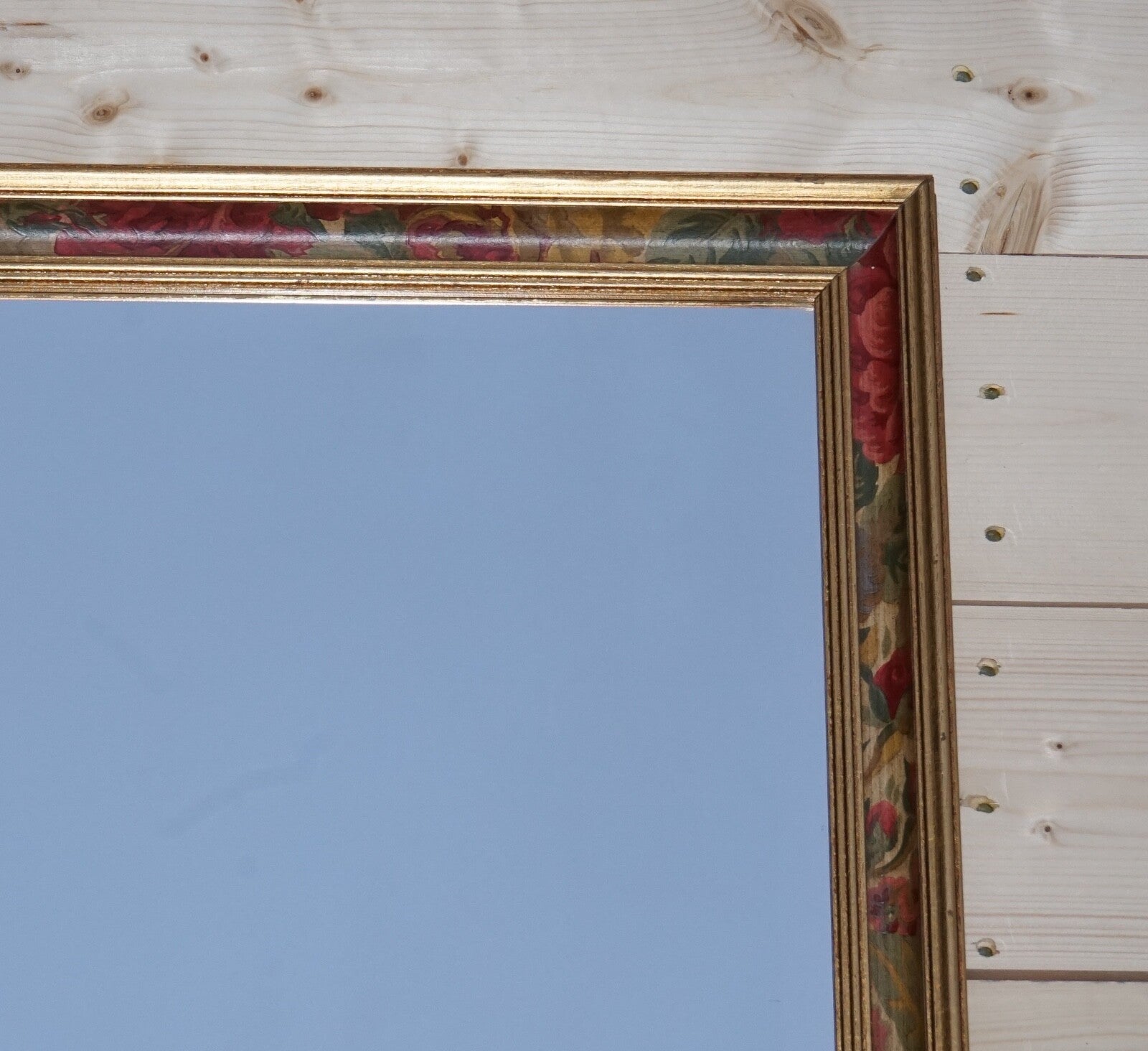 LOVELY VINTAGE GOLD BEVELLED MIRROR WITH FLORAL DETAILING ON THE FRAME