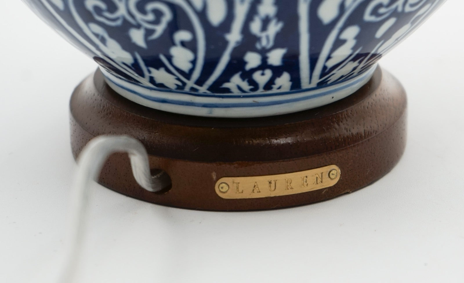 PAIR OF LARGE RALPH LAUREN EX DISPLAY BLUE & WHITE CERAMIC TABLE LAMPS (2/2)