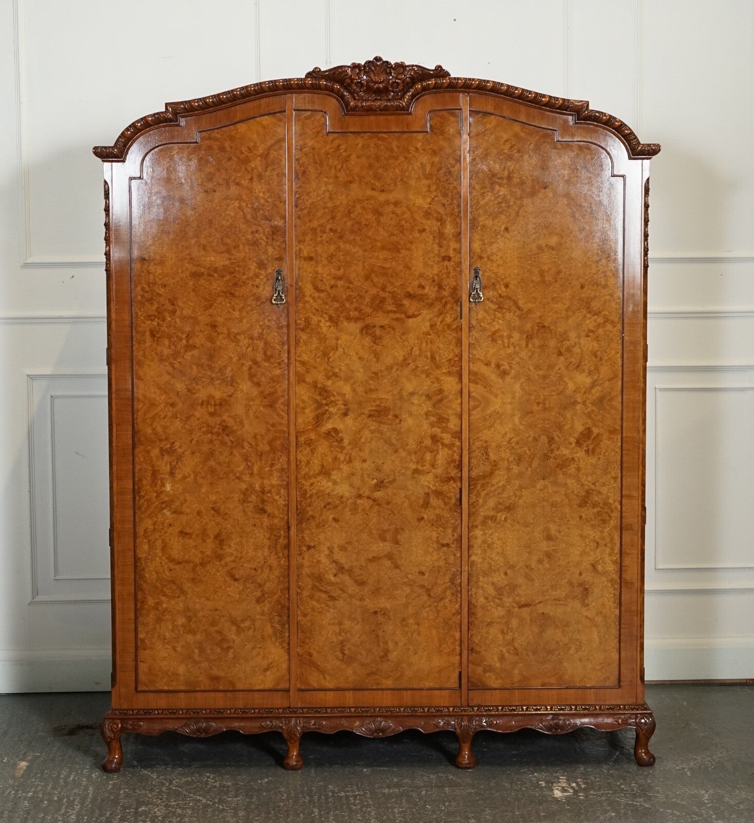 VICTORIAN QUEEN ANNE BURR WALNUT HEAVILY CARVED TRIPLE DOOR WARDROBE