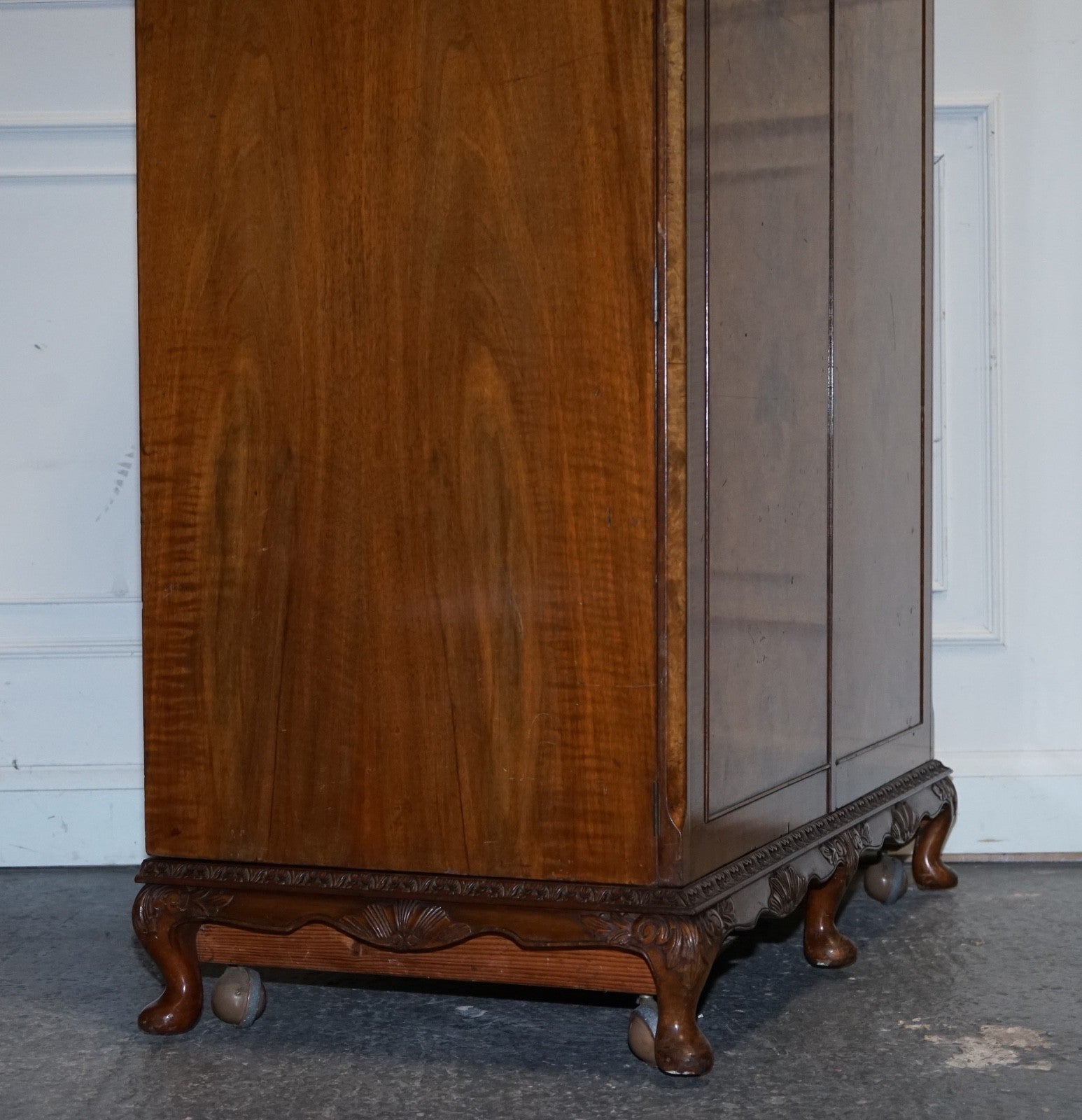 VICTORIAN QUEEN ANNE ENGLISH ART DECO BURR WALNUT TWO DOOR WARDROBE