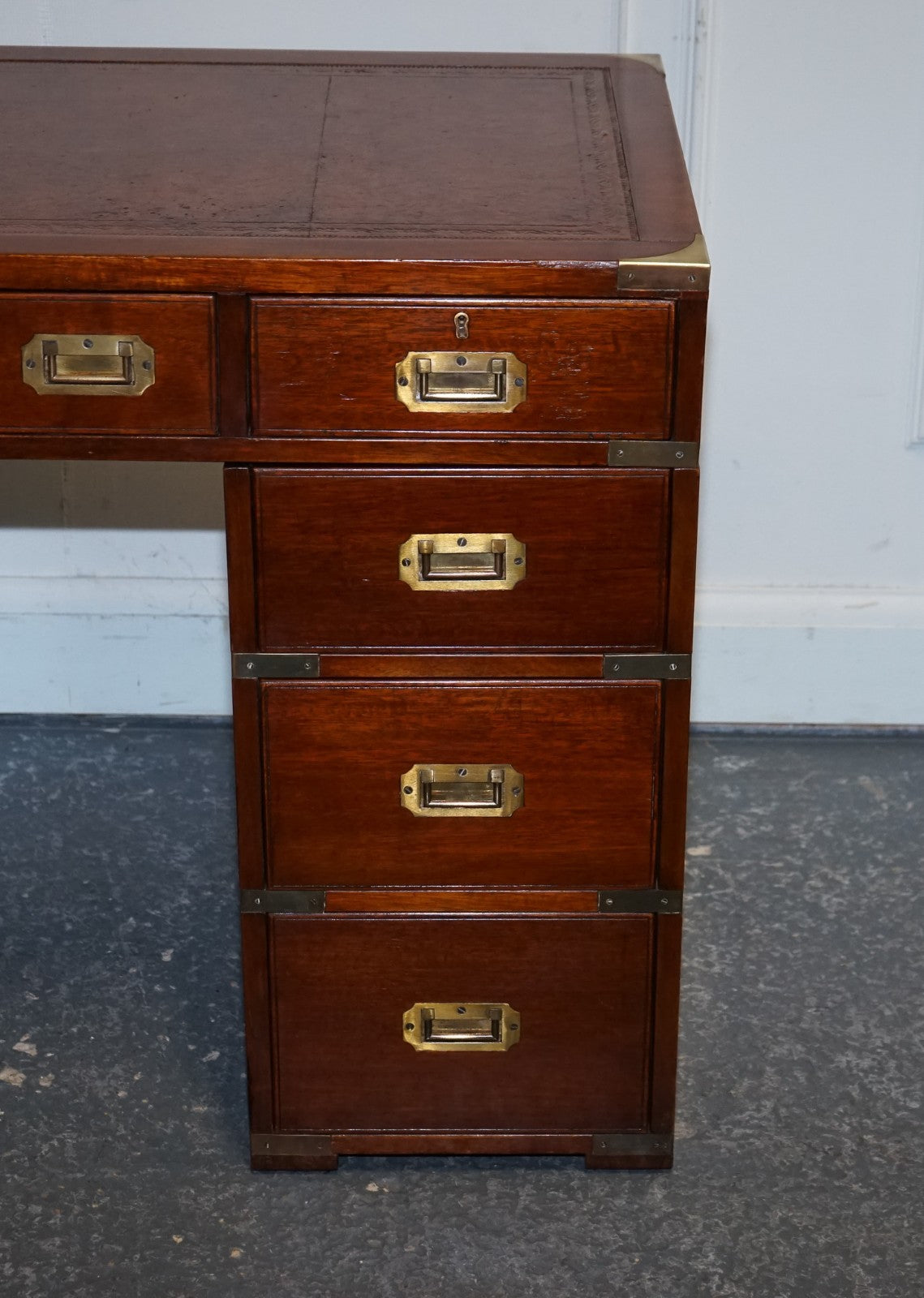 FULLY RESTORED MILITARY CAMPAIGN TWIN PEDESTAL DESK BROWN LEATHER TOP