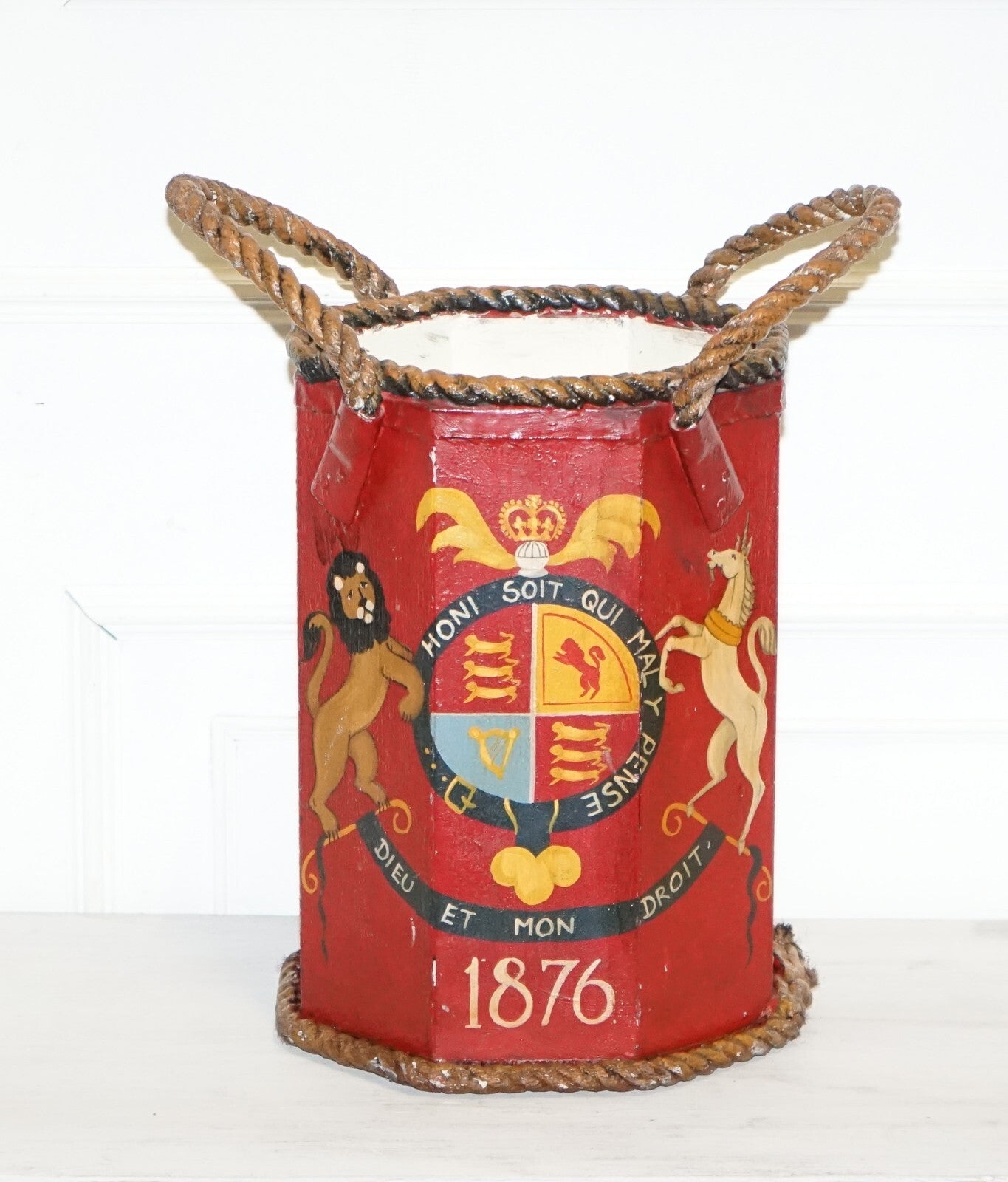 1876 NAVAL HAND PAINTED WOODEN POWDER CANON BIN H.M.S. ESSEX COAT OF ARMS