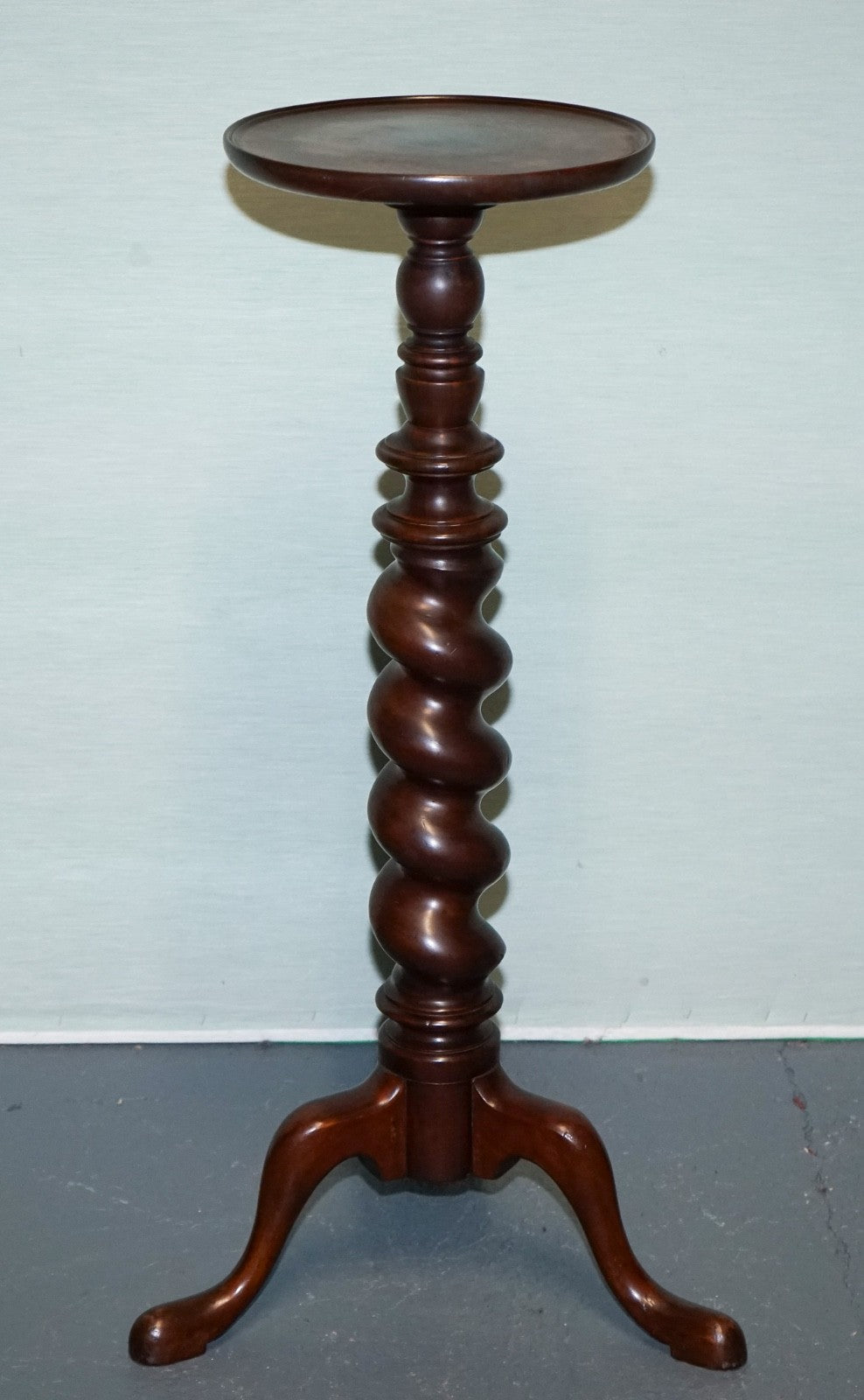 VINTAGE HARDWOOD BARLEY TWIST PEDESTAL PLANT STAND SIDE TABLE